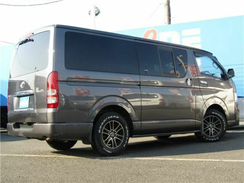 HIACE VAN-33