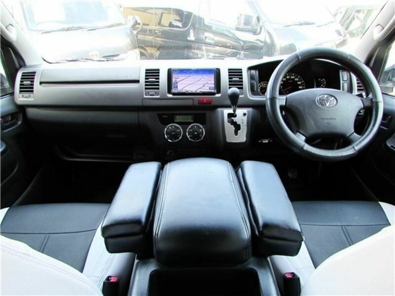 HIACE VAN-1