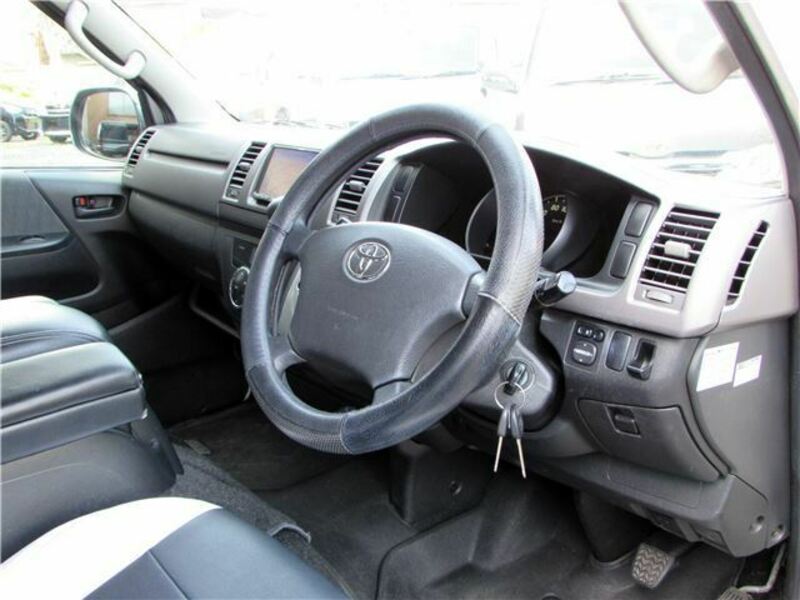 HIACE VAN-11