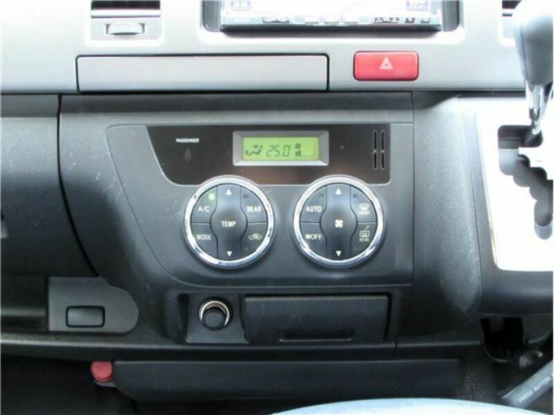 HIACE VAN-17