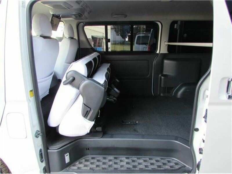 HIACE VAN-28
