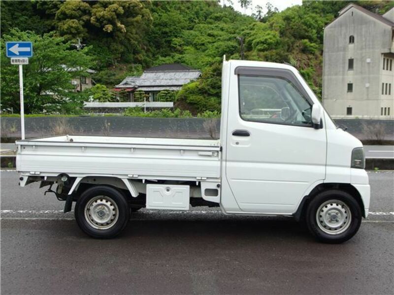 CLIPPER TRUCK