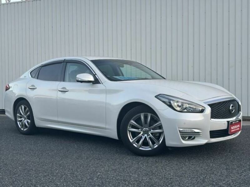 NISSAN　FUGA
