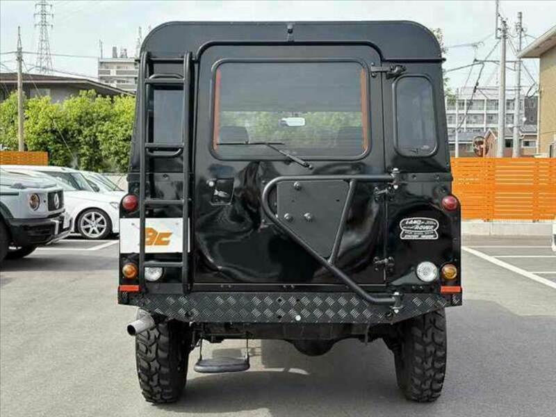 DEFENDER