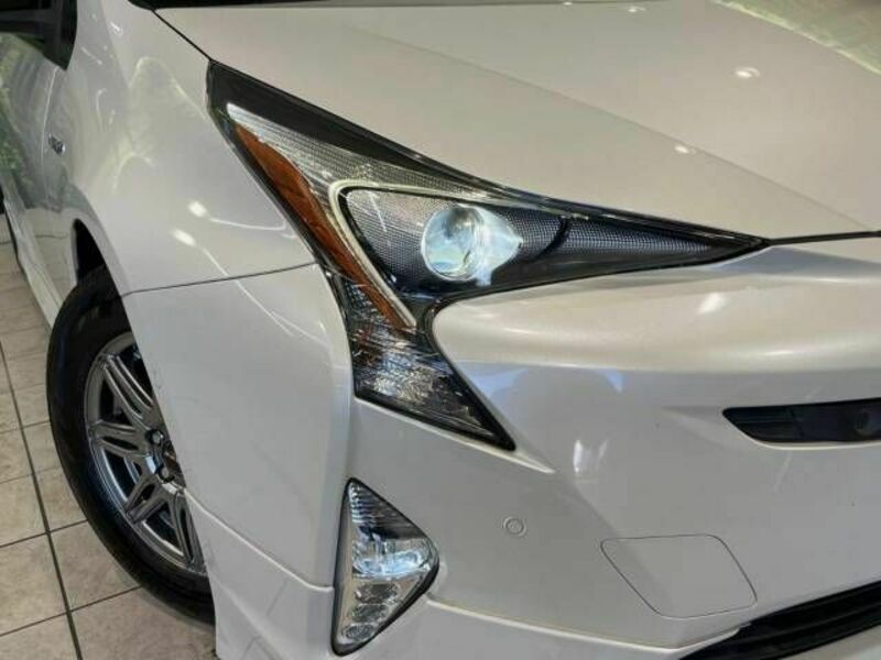 PRIUS-12