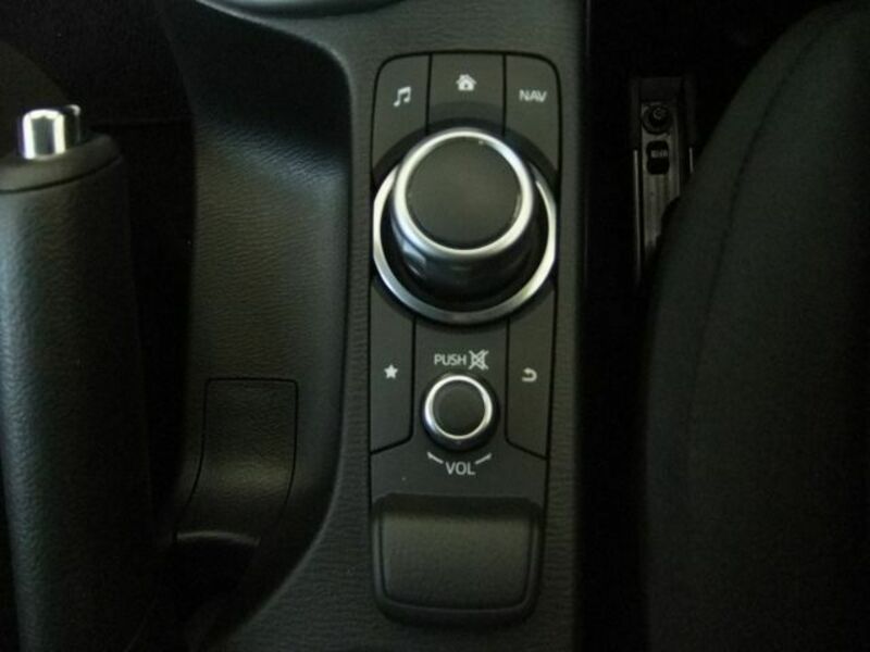 MAZDA2-8