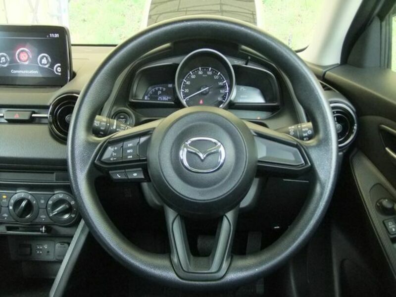 MAZDA2-12