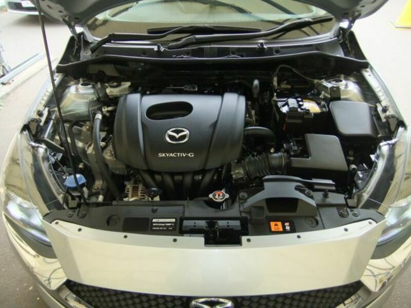 MAZDA2-21