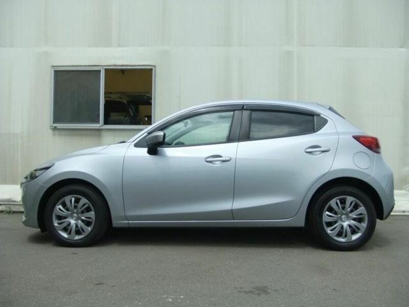 MAZDA2-26