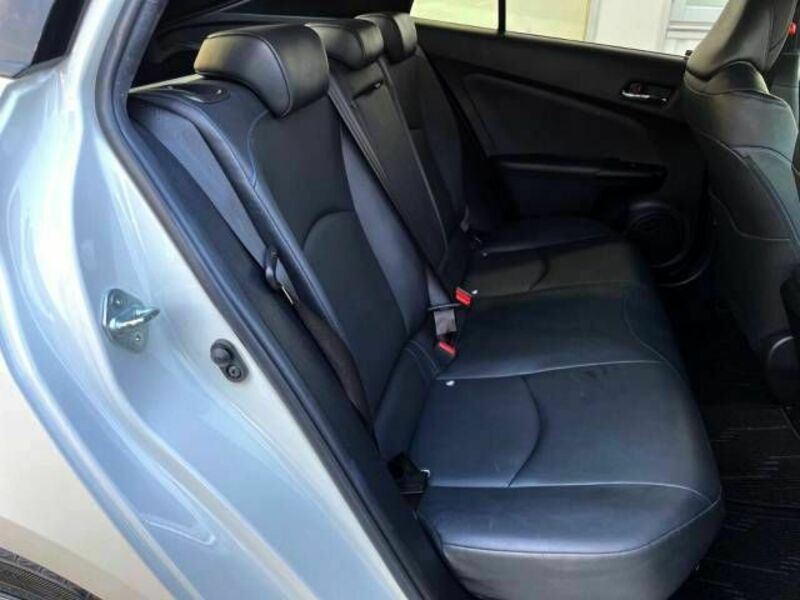PRIUS-8