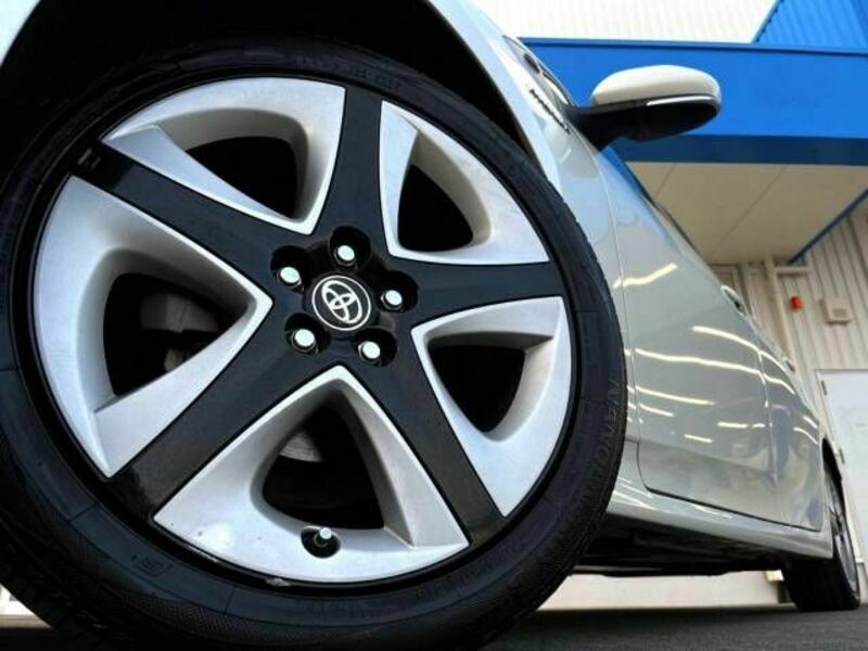 PRIUS-12