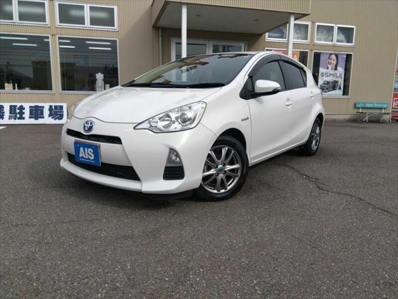 TOYOTA　AQUA