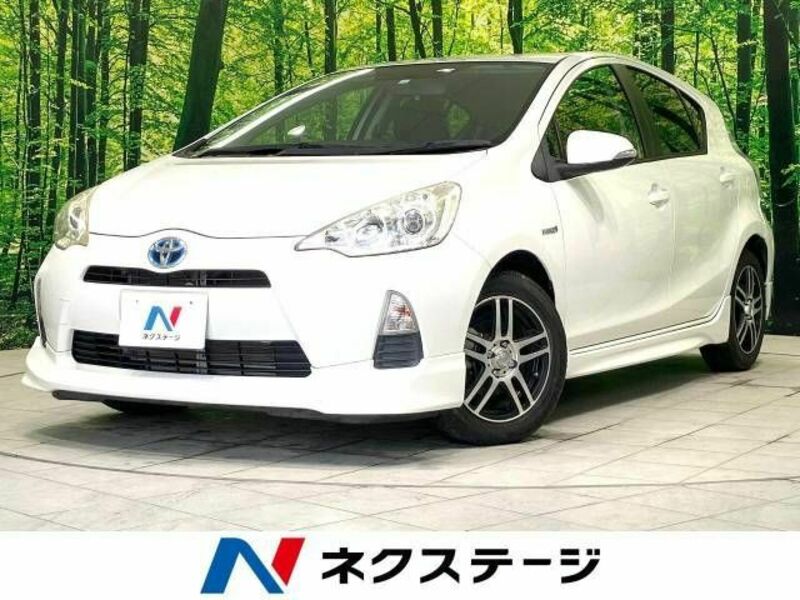 TOYOTA　AQUA