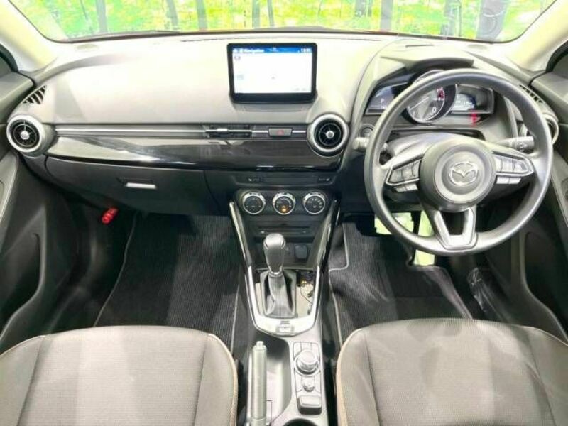MAZDA2-1