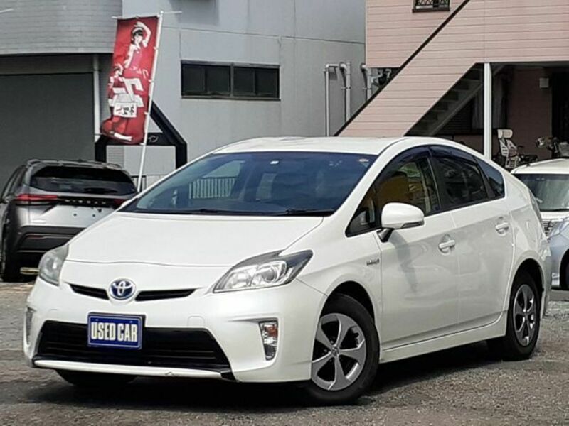 TOYOTA PRIUS