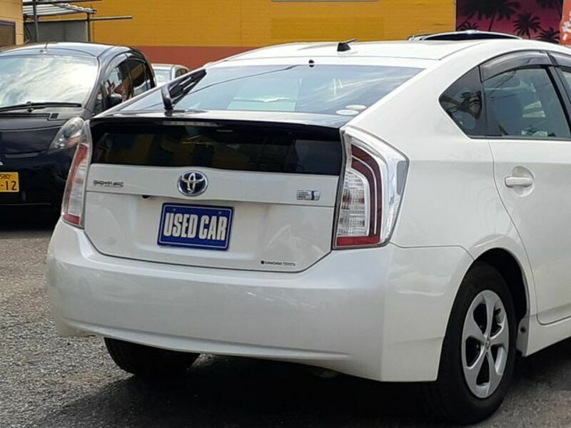 PRIUS-10
