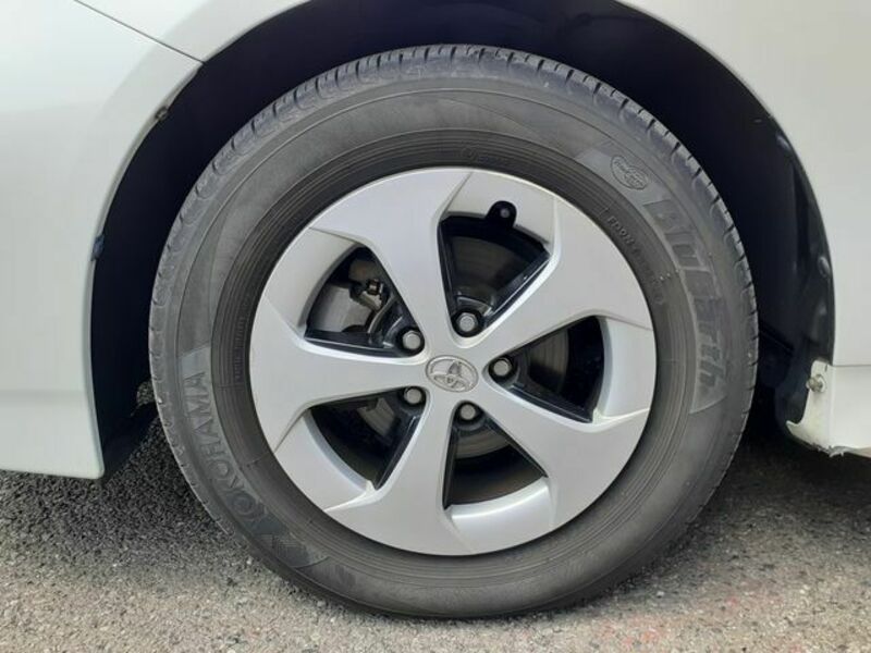 PRIUS-12