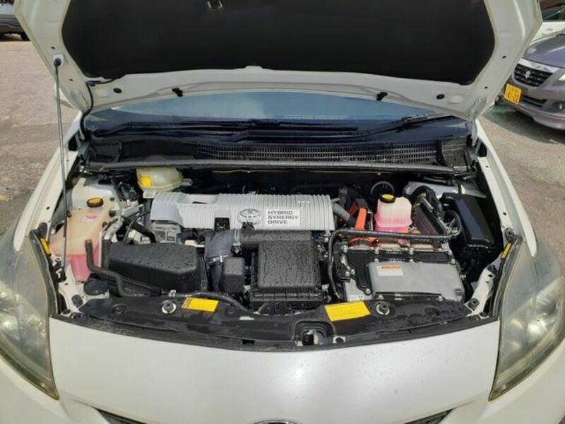 PRIUS-13