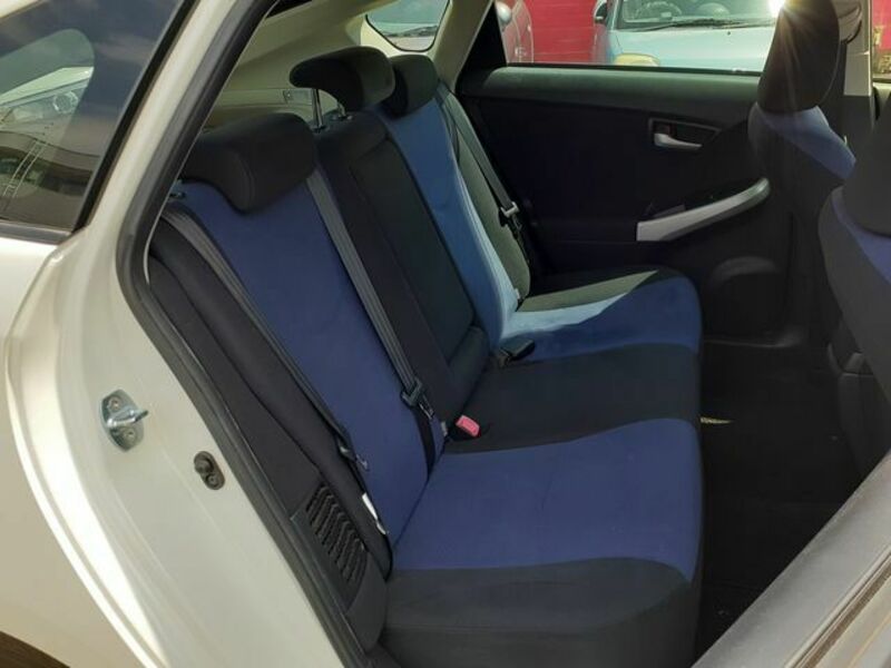 PRIUS-16
