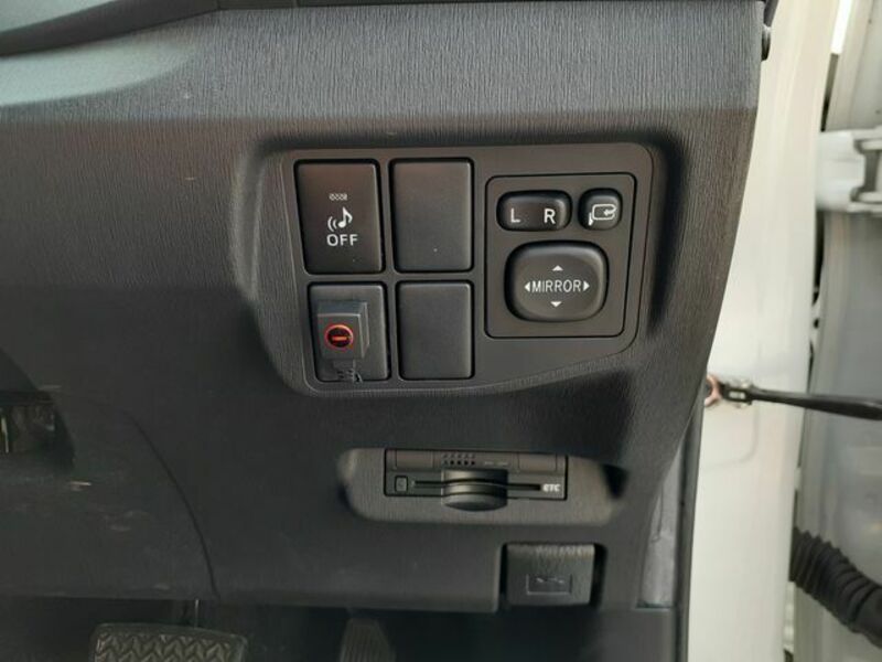 PRIUS-22