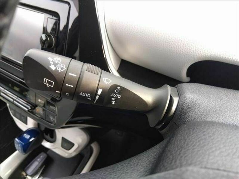 PRIUS-13