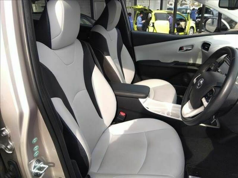 PRIUS-18