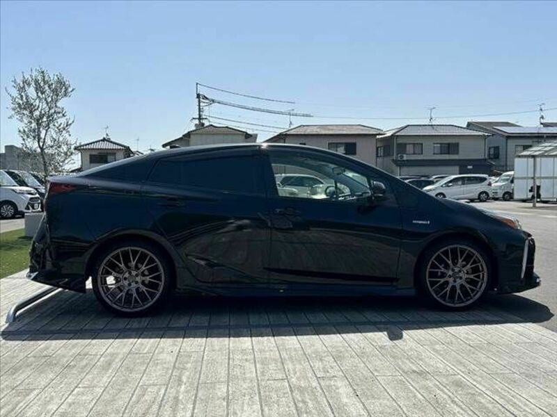 PRIUS-9