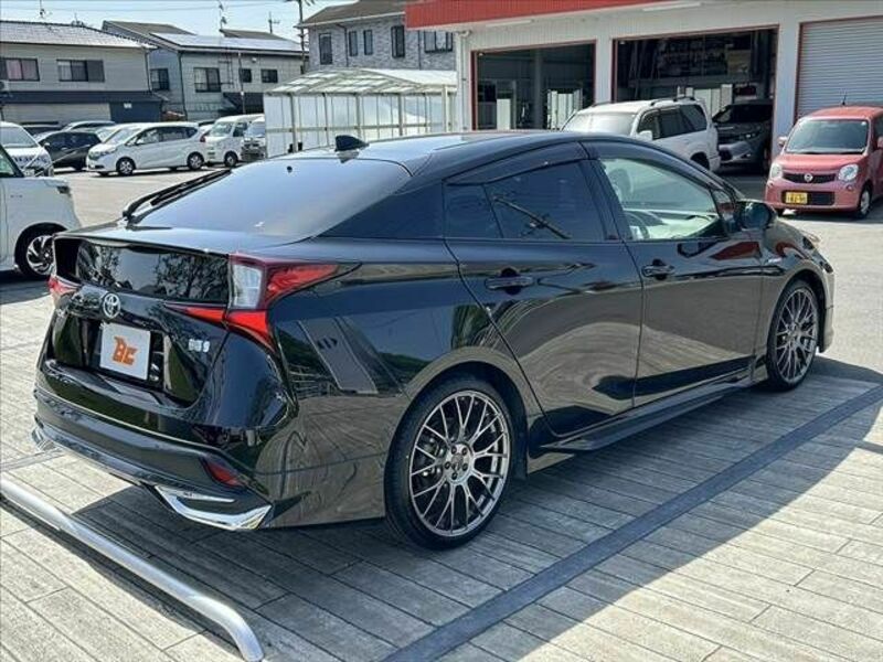PRIUS-10
