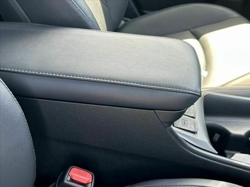 PRIUS-28