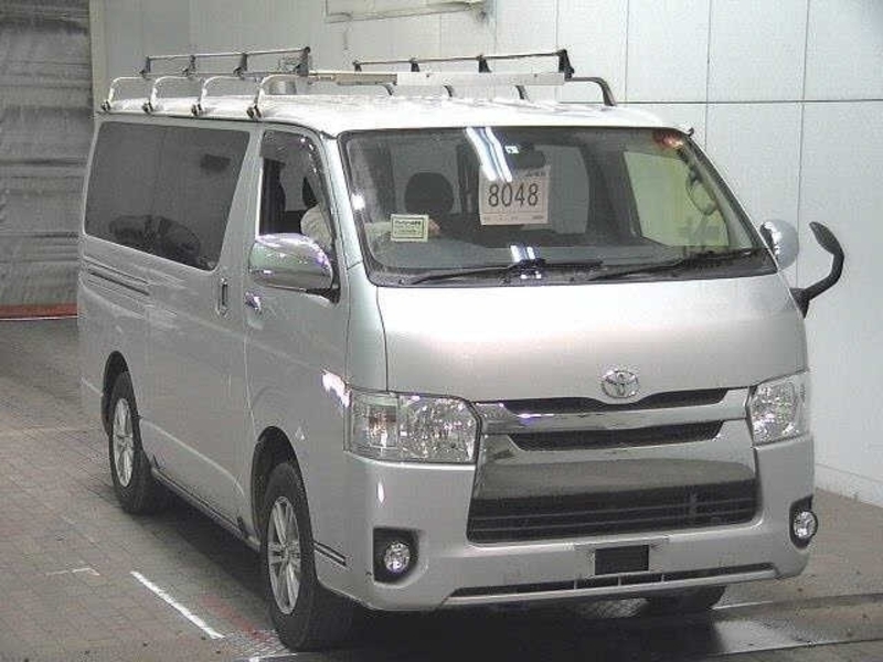 Toyota hiace kdh206v