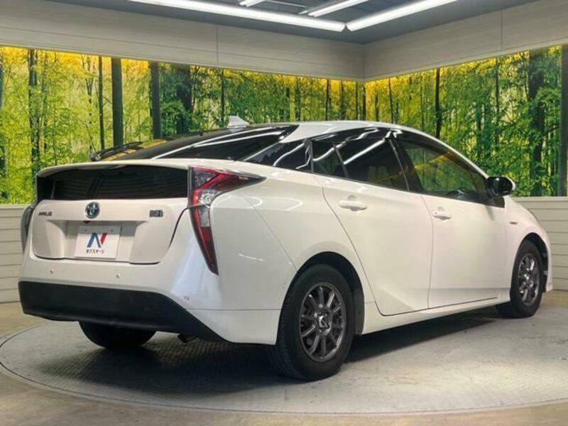 PRIUS-17