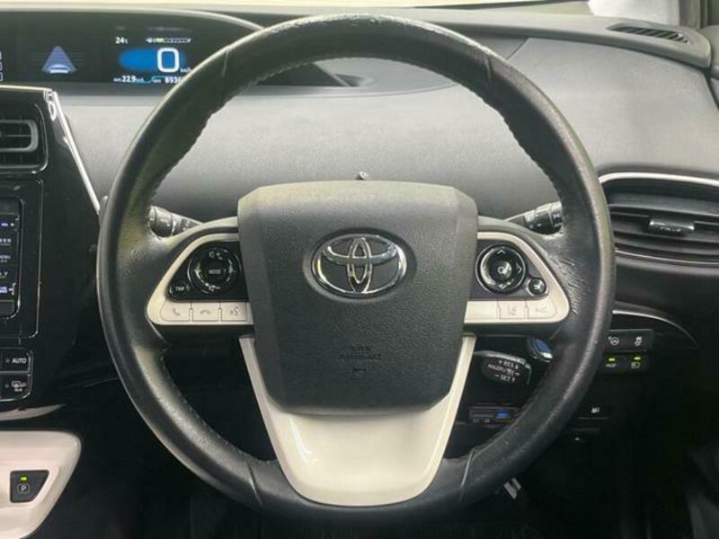 PRIUS-11