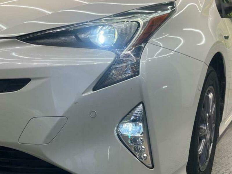 PRIUS-12