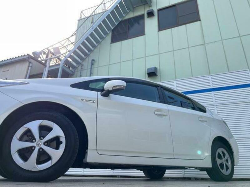PRIUS-16