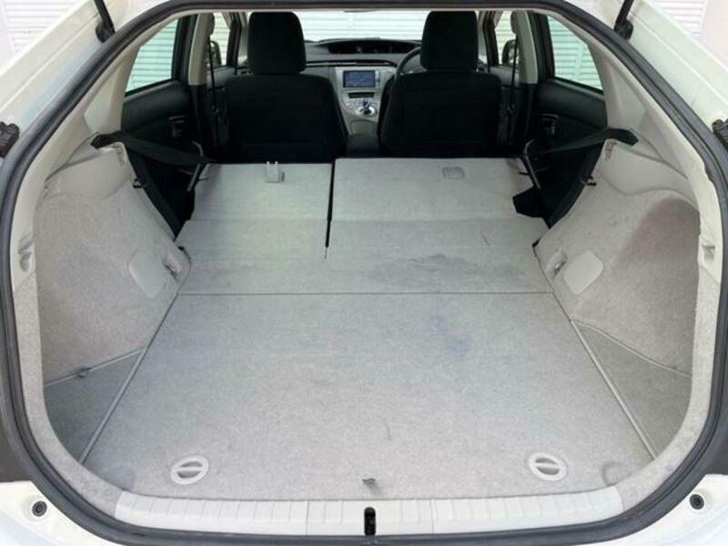 PRIUS-12