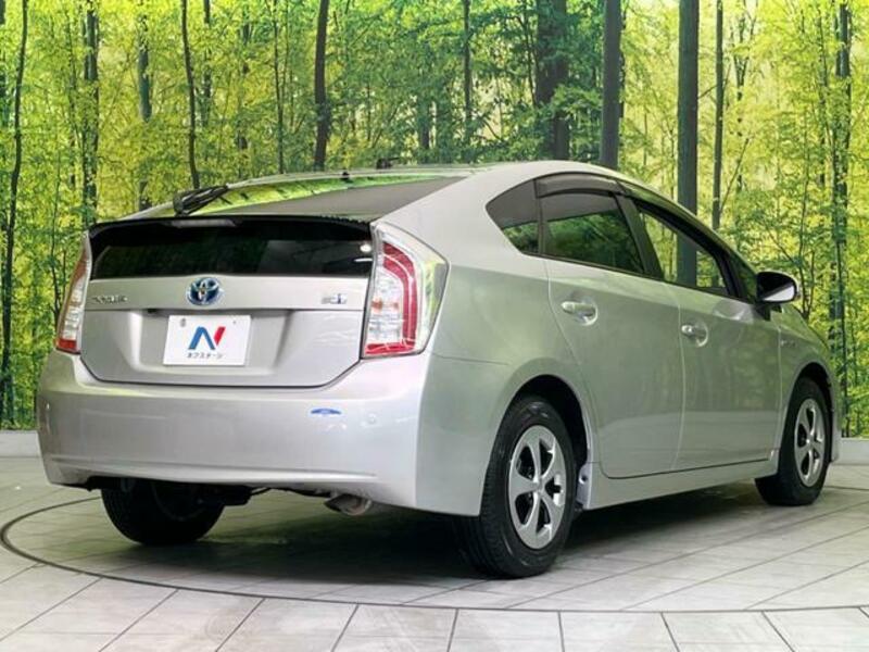 PRIUS-16