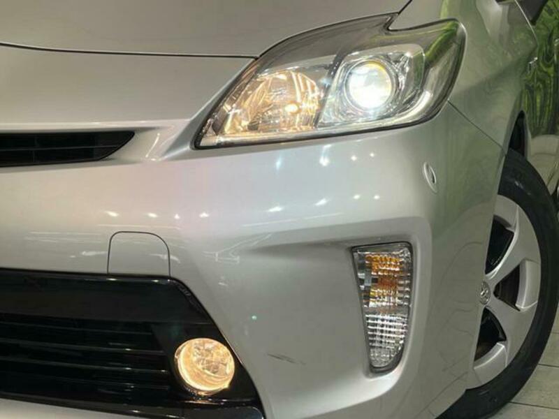 PRIUS-11