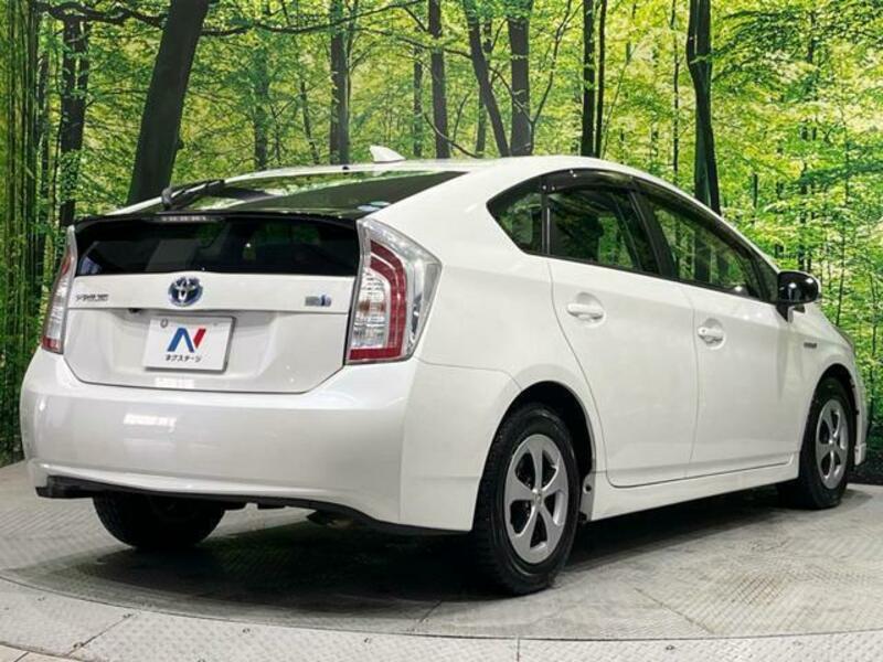PRIUS-16