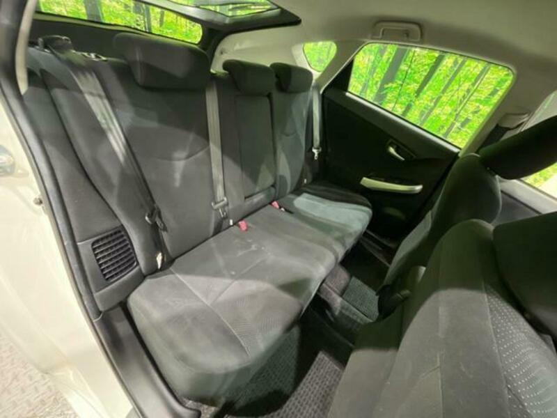 PRIUS-8