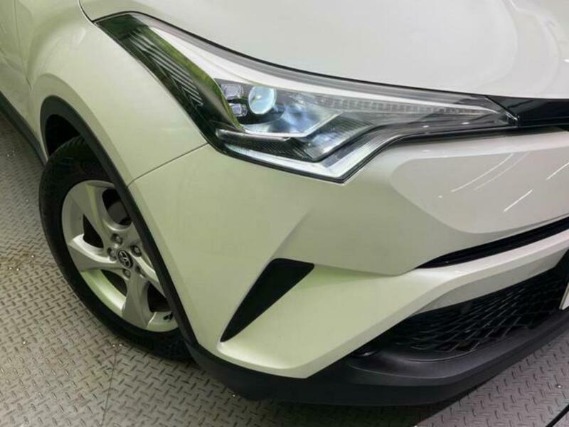 C-HR-12