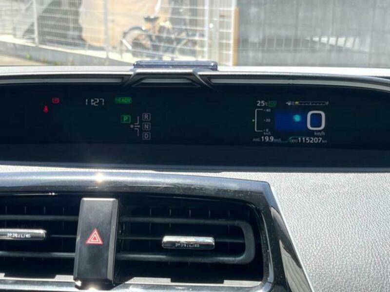 PRIUS-8