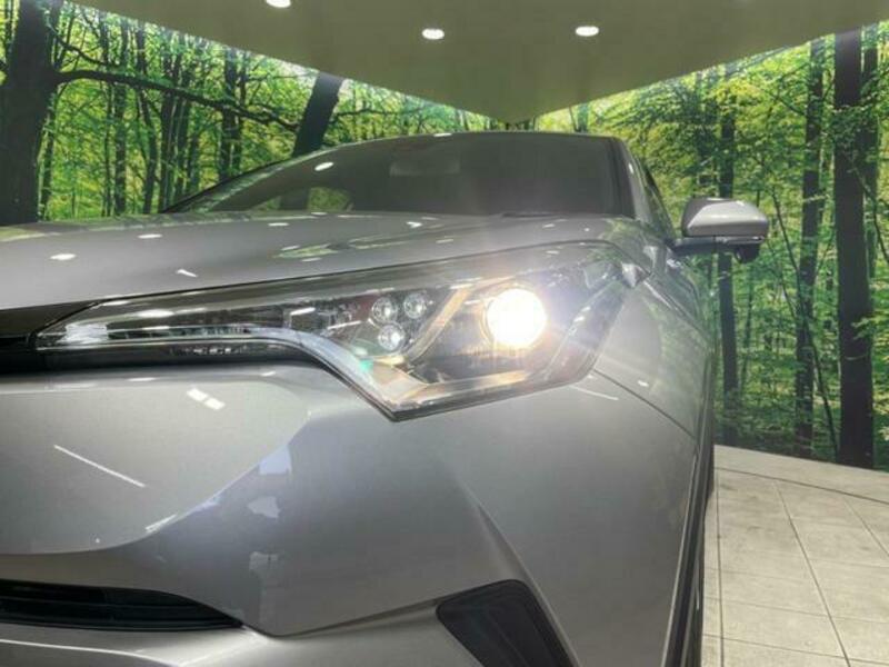 C-HR-11