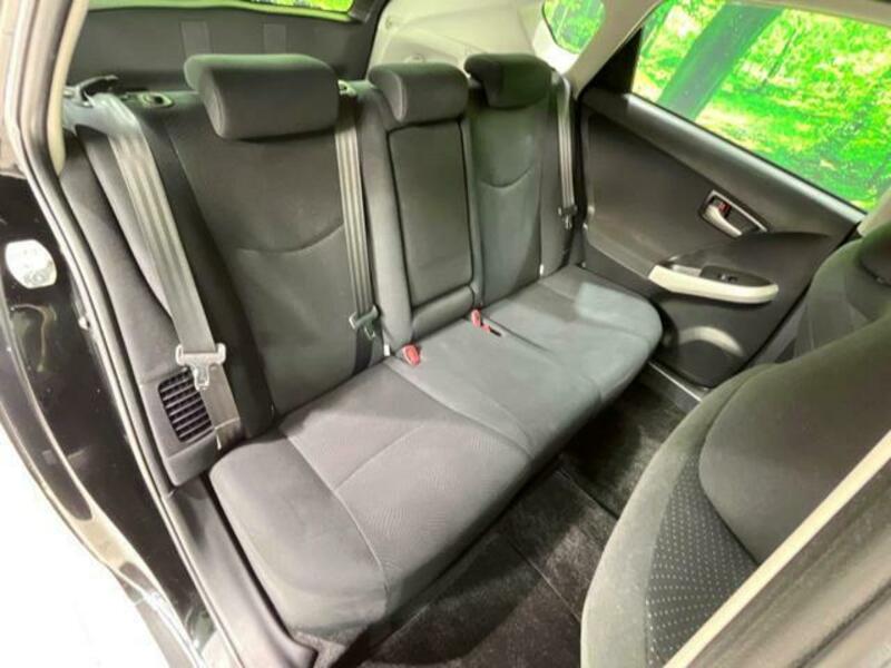 PRIUS-8