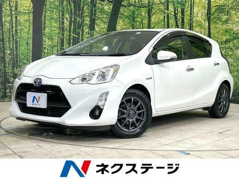 TOYOTA　AQUA