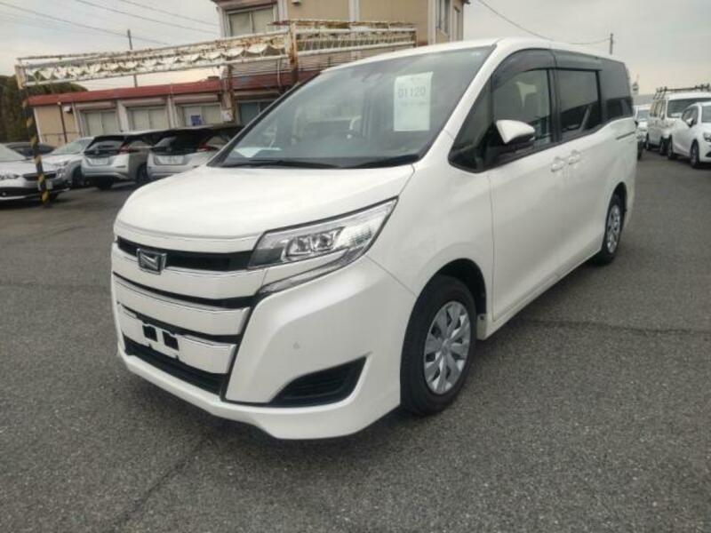 TOYOTA　NOAH