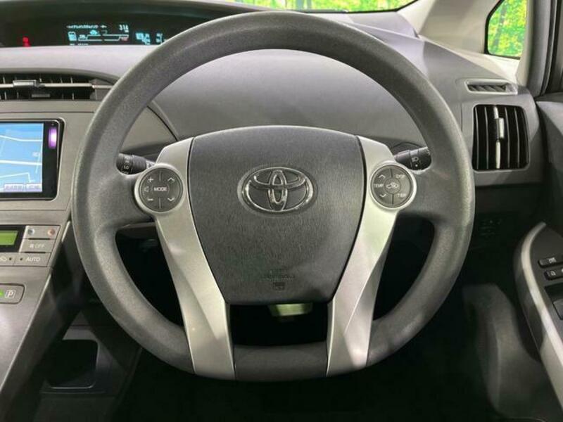 PRIUS-11
