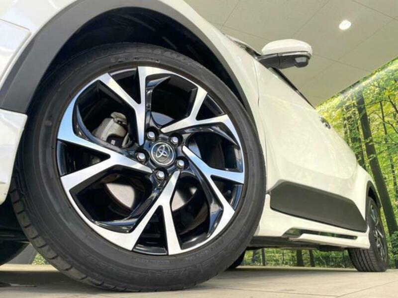 C-HR-12