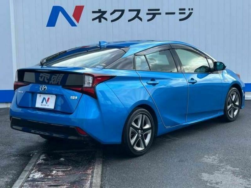 PRIUS-17