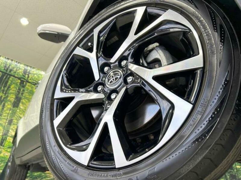 C-HR-12