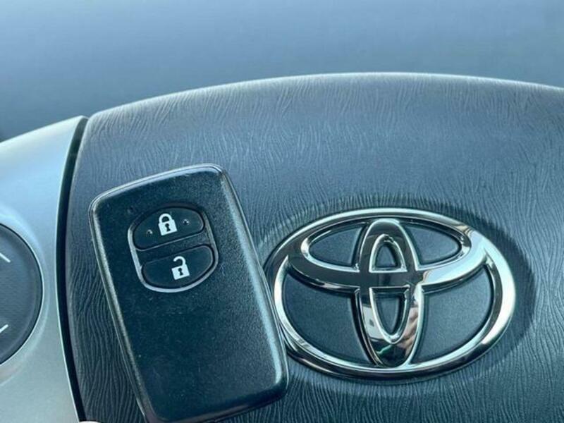 PRIUS-6